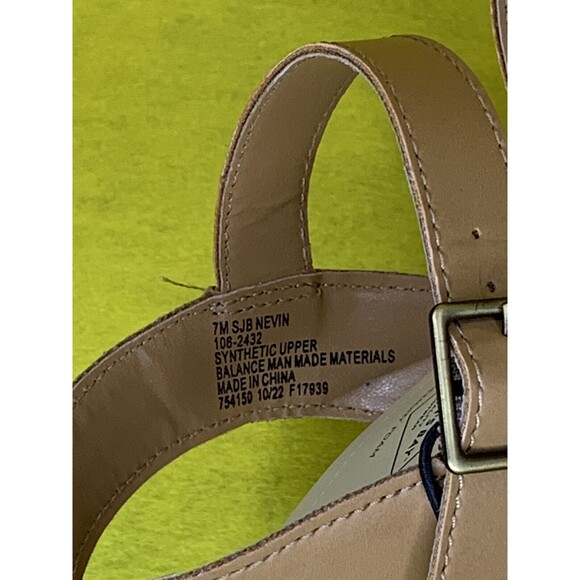 St. John's Bay Womens Nevin Wedge Sandals Tan Color Size 7 Med 1.5 Wedge Heel - Picture 4 of 16